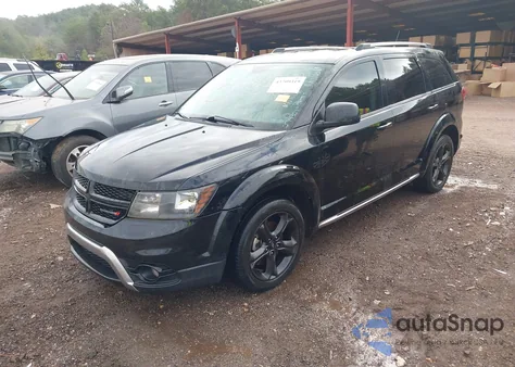 2018 Dodge Journey Crossroad z USA, uszkodzony, nr VIN 3C4PDCGB6JT274321